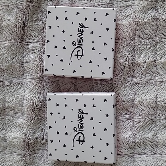 Disney Earrings and Bracelet - Picture 5 of 6